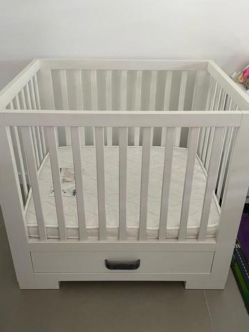 Kidsmill Long Island Box met Lade Wit incl matras beschikbaar voor biedingen