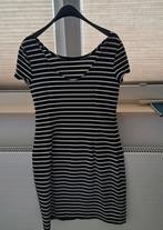 Gestreept zomerjurkje met lage rug, Maat 38/40 (M), Zwart, Ophalen of Verzenden, Gedragen