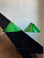 Franse vintage set 2 melkglas driehoek groene hanglamp kap, Ophalen of Verzenden, Glas, Minder dan 50 cm