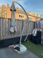 Gratis op te halen; degelijke zweefparasol, Tuin en Terras, Ophalen, Kantelbaar, Gebruikt, Zweefparasol