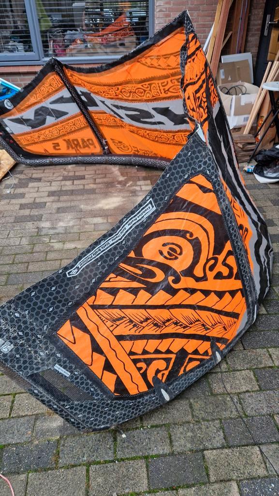 Stormset: Naish Park 5m + Bar - Ideaal voor Stormsessies!, Watersport en Boten, Kitesurfen, Gebruikt, Bar, 5 m², Geen board, Ophalen of Verzenden