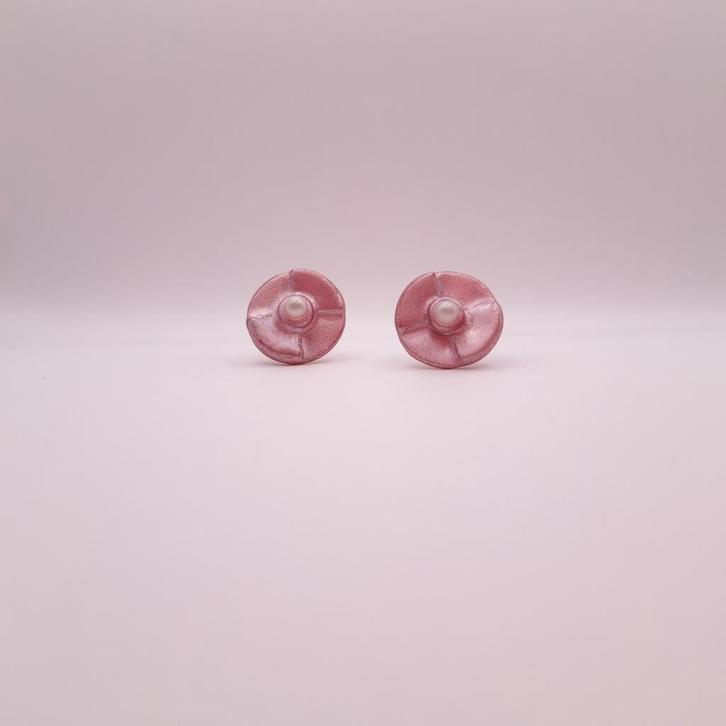 Elegante oorbellen met een unieke touch, Sieraden, Tassen en Uiterlijk, Oorbellen, Nieuw, Knopjes of Stekers, Overige materialen