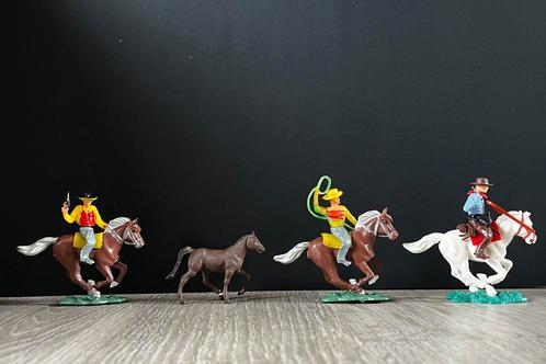 Cowboys , paarden en indianen figuren made in hong kong, Verzamelen, Poppetjes en Figuurtjes, Gebruikt, Ophalen of Verzenden