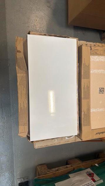 32m2 glans wit 30-60 gerectificeerd beschikbaar voor biedingen