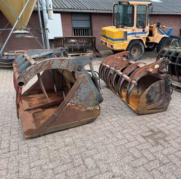 Pelikaanbakken mestklem shovel beschikbaar voor biedingen