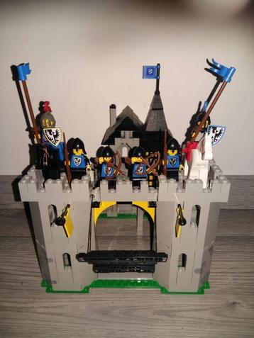 Lego Castle Black Falcons 6074 Black Falcon's Fortress   beschikbaar voor biedingen