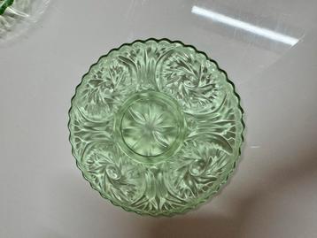 Antieke Groene Glazen gebak schalen Set - Bloemmotief Reliëf beschikbaar voor biedingen