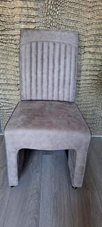 Eetkamerstoel op wielen, Huis en Inrichting, Stoelen, Ophalen, Bruin, Zo goed als nieuw, Eén
