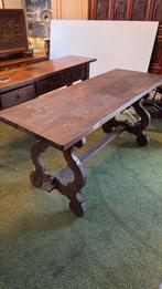 Mooie antieke Spaanse tafel