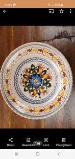 Mooi puntgaaf wandbord/aardewerk schaal/bloemen wandbord, Antiek en Kunst, Ophalen of Verzenden