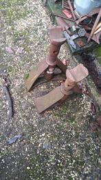 2 oude vijzels, Ophalen