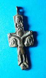 Crucifix - Middeleeuws - Bodemvondst - TOPSTUK, Antiek en Kunst, Antiek | Religie, Ophalen of Verzenden