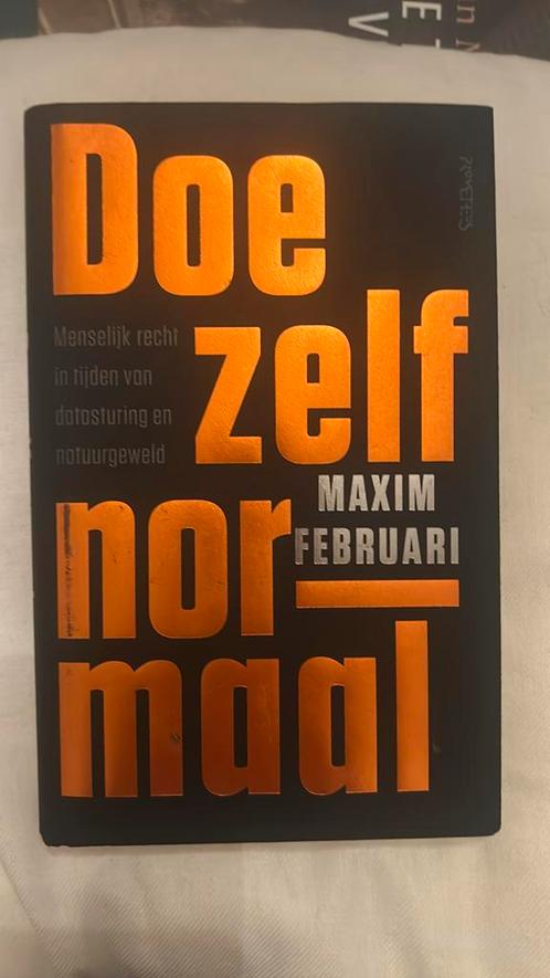 Maxim Februari - Doe zelf normaal, Boeken, Overige Boeken, Zo goed als nieuw, Ophalen