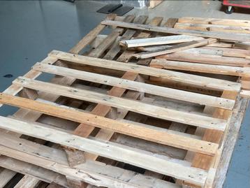 Gratis pallets/brandhout beschikbaar voor biedingen