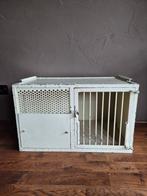 Kastje(Oude Metalen Bench), Ophalen, Gebruikt