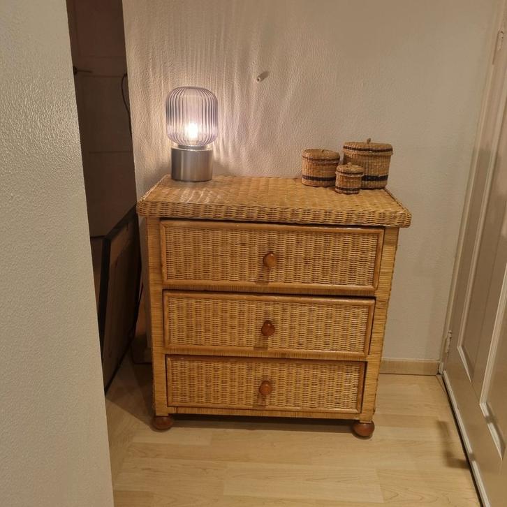 Rotan kast met 3 lades, Huis en Inrichting, Kasten | Ladekasten, Gebruikt, Minder dan 100 cm, 50 tot 100 cm, 25 tot 50 cm, Overige materialen