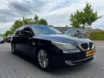 BMW 5-serie Touring BMW 5-serie Touring 520i Business Line L, Achterwielaandrijving, 4 cilinders, 1535 kg, Zwart