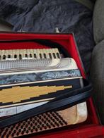 stradivari accordeon 120 bas, Muziek en Instrumenten, Accordeons, Gebruikt, Toetsaccordeon, 120-bas, Met riemen