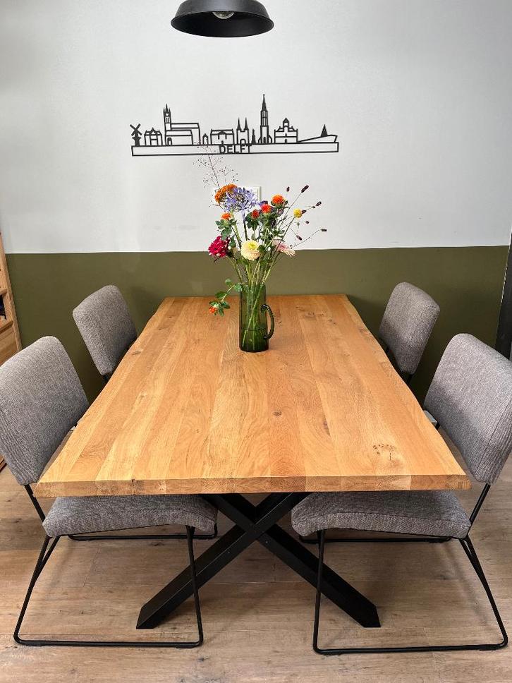 Set van vier grijze eettafelstoelen, Huis en Inrichting, Stoelen, Zo goed als nieuw, Vier, Metaal, Stof, Grijs, Ophalen