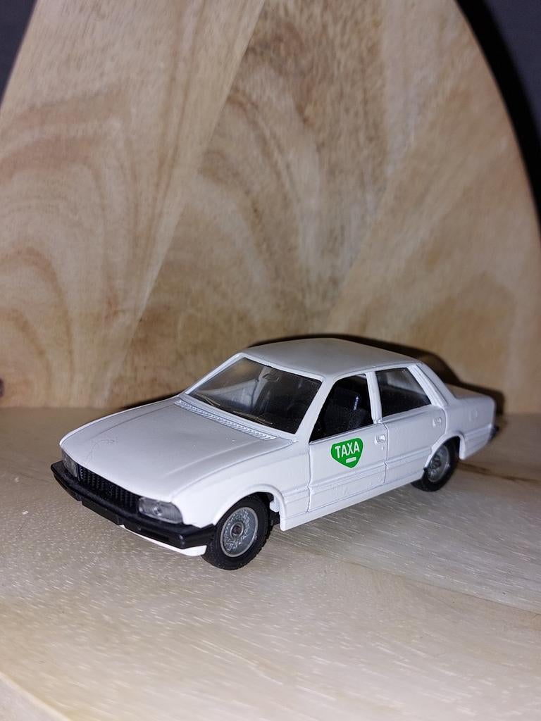 PEUGEOT 505    taxi uitvoering, Hobby en Vrije tijd, Ophalen of Verzenden, Nieuw, Auto, Solido