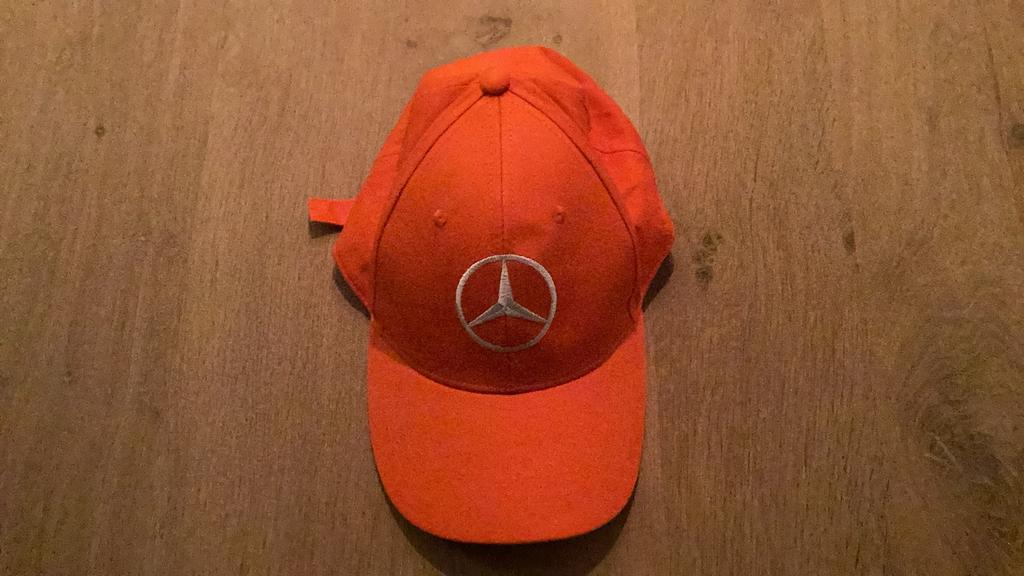 Oranje Mercedes Pet, Kleding | Heren, Hoeden en Petten, Ophalen of Verzenden, Zo goed als nieuw, One size fits all, Pet