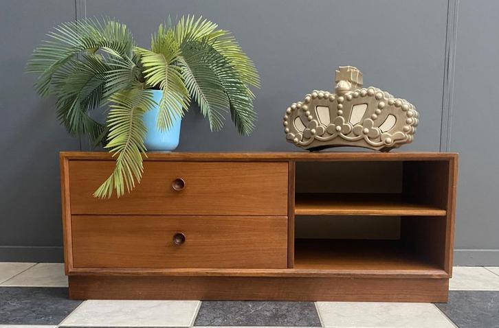 60 jaren laag teak houten tv kast 2 lade kast dressoir, Huis en Inrichting, Kasten | Ladekasten, Gebruikt, Minder dan 100 cm, 50 tot 100 cm