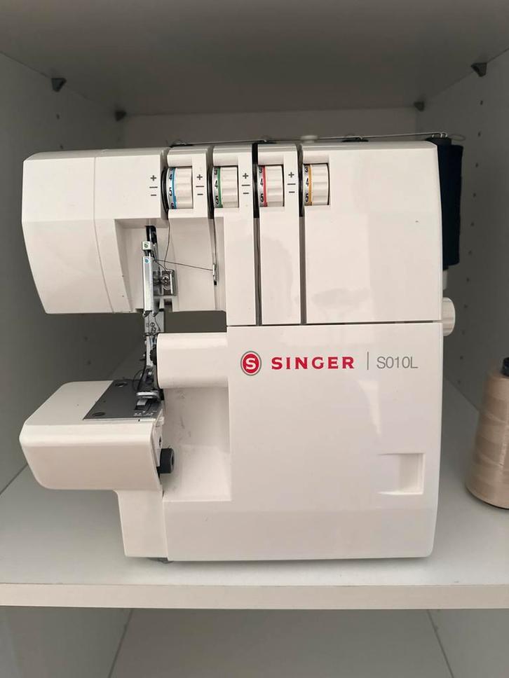 Singer Lockmachine - Weinig Gebruikt & Compleet!, Hobby en Vrije tijd, Naaimachines en Toebehoren, Zo goed als nieuw, Lockmachine