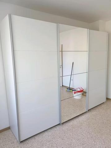 Grote Rauch kledingkast met spiegeldeuren Kast beschikbaar voor biedingen