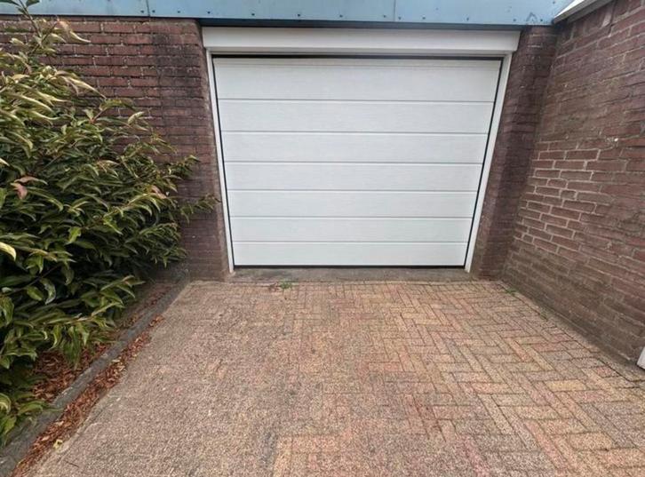 Garagedeur sectionaal 2250x2125ho compleet top kwaliteit, Doe-het-zelf en Verbouw, Deuren en Horren, Zo goed als nieuw, Garagedeur