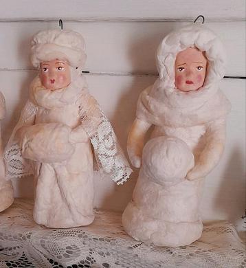 Prachtig brocante wattenpop meisje met grote sneeuwbal  beschikbaar voor biedingen