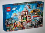 Lego 60271 dorpsplein geseald nieuw, Ophalen, Zo goed als nieuw