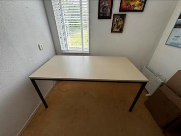 Buro maat 160 x 80 cm. GRATIS AF TE HALEN beschikbaar voor biedingen