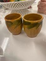Set antiek majolica bekers mais in barbotine, Verzenden