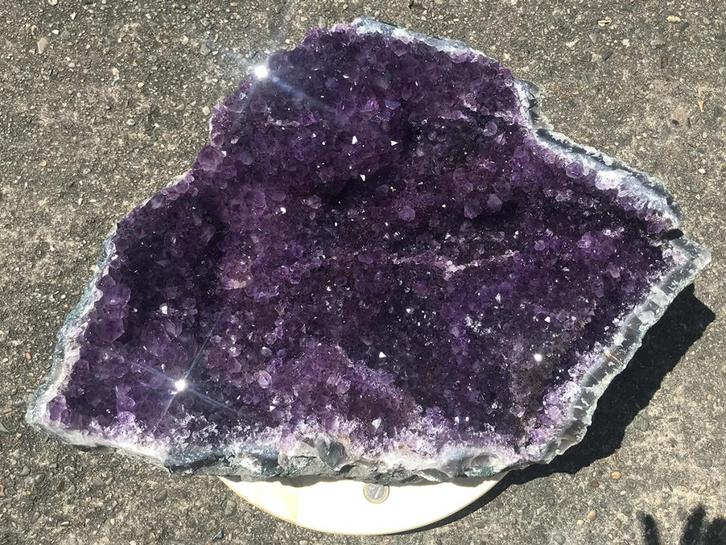 Amethist Cluster 20kg (21), 52 x 41 x 14 cm diep paars., Verzamelen, Mineralen en Fossielen, Mineraal, Ophalen of Verzenden