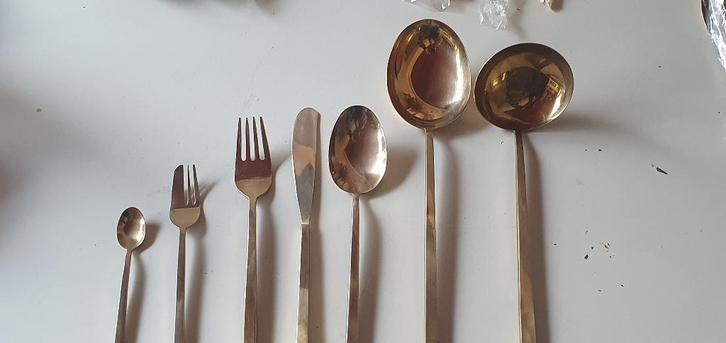 Bronzen bestek NIEUW mes vork lepel theelep gebak servetring, Huis en Inrichting, Keuken | Bestek, Nieuw, Los bestek, Overige materialen