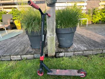 Stuntstep rood Playlife beschikbaar voor biedingen