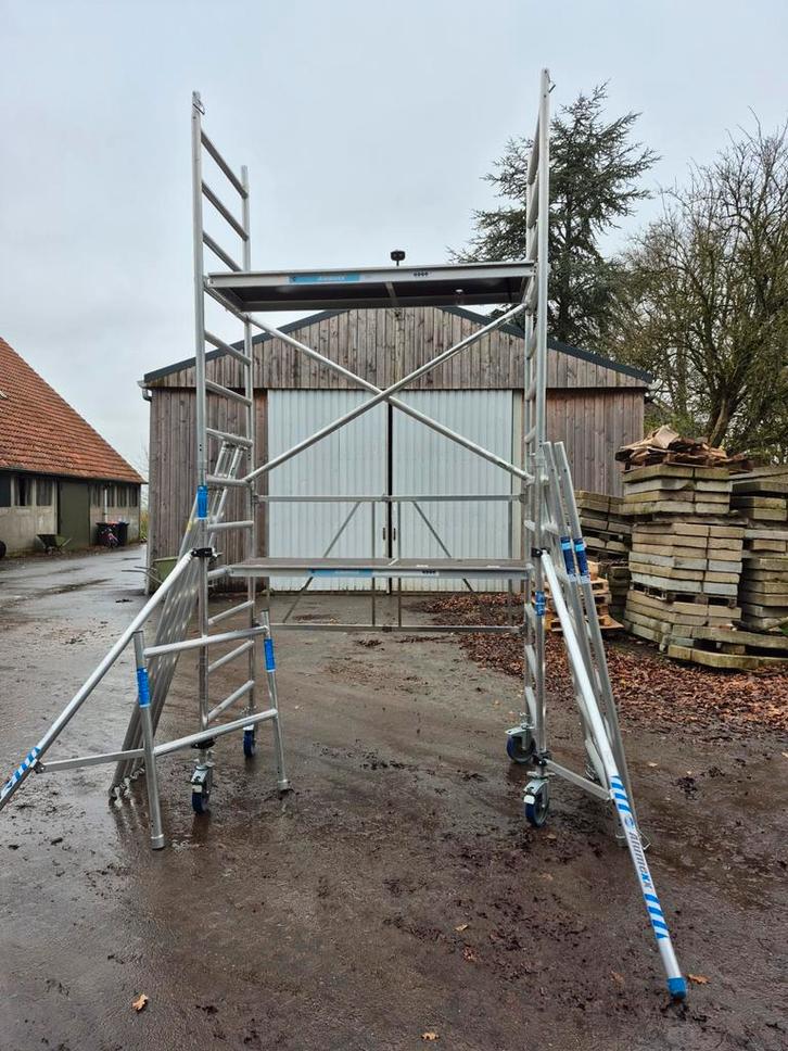 Zgan alumexx stijger 9 meter,  90cm breed, Doe-het-zelf en Verbouw, Steigers, Zo goed als nieuw, Rolsteiger of Kamersteiger, 5 meter of hoger