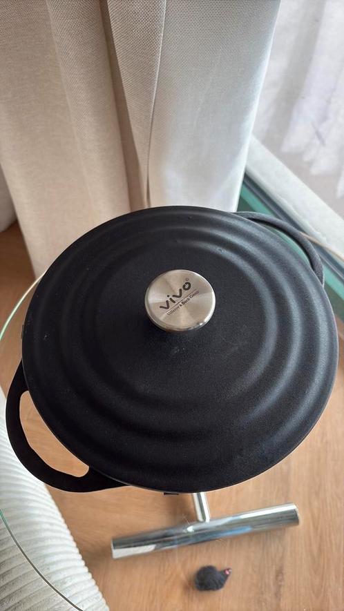 VIVO Gietijzeren braadpan 4,2L, Huis en Inrichting, Keuken | Potten en Pannen, Zo goed als nieuw, Koekenpan of Braadpan, Gietijzer