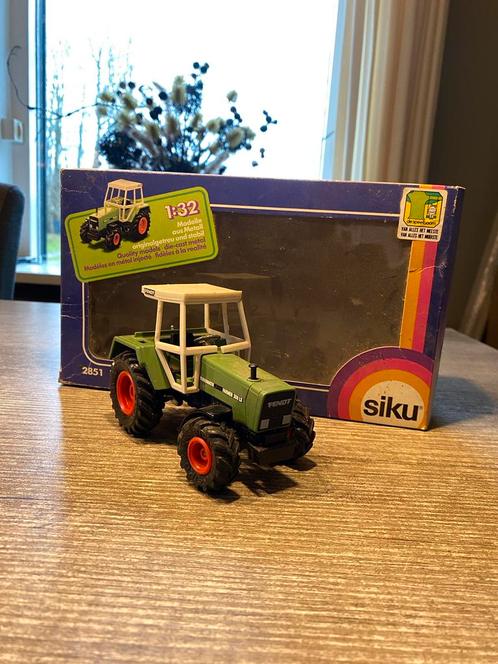Fendt Farmer 308 LS, schaalmodel met orginele doos, Hobby en Vrije tijd, Modelauto's | 1:50, Gebruikt, Ophalen