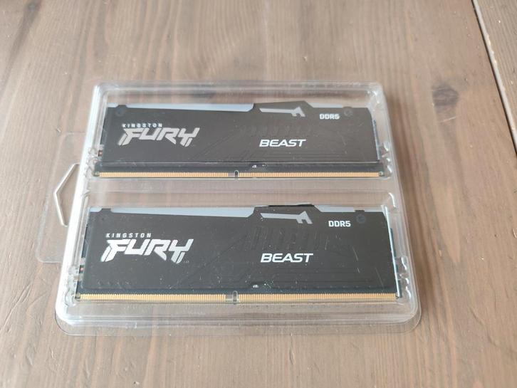 Kingston FURY Beast DDR5 RGB – 32GB (2x16GB) 5200MHz DIMM, Computers en Software, RAM geheugen, Zo goed als nieuw, Desktop, 32 GB
