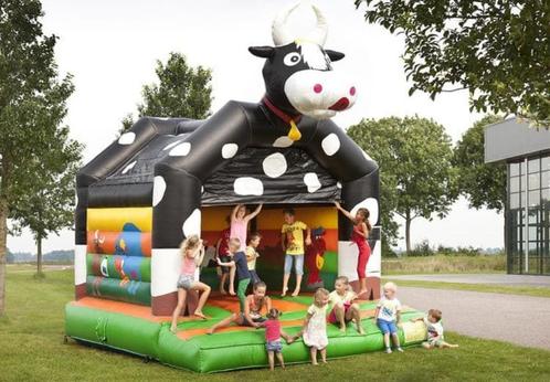 Koetje springkussen te huur! 5x 4 meter, Hobby en Vrije tijd, Feestartikelen | Verhuur, Zo goed als nieuw, Overige, Ophalen