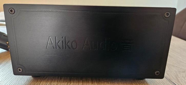 Akiko audio Corelli + powercord, Audio, Tv en Foto, Versterkers en Receivers, Zo goed als nieuw, 120 watt of meer, Overige merken