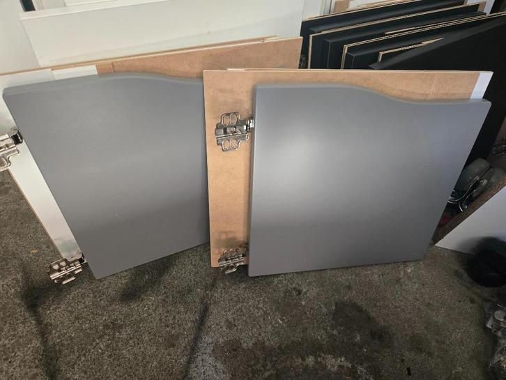 2x Grijze kallax Deuren inc. Inzetten Ikea, Huis en Inrichting, Woonaccessoires | Schalen en Manden, Zo goed als nieuw, Vierkant