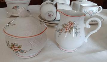 Brocante Villeroy en Boch Rosette roomstel beschikbaar voor biedingen