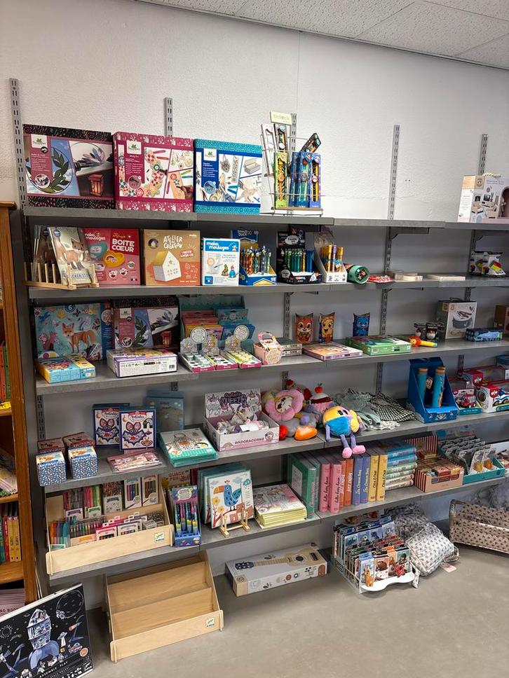 Winkel Wandsysteem Planken + Rails, Huis en Inrichting, Woonaccessoires | Wandplanken en Boekenplanken, Ophalen