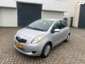 Toyota Yaris 1.0 VVT-i Terra / 5drs / beschikbaar voor biedingen