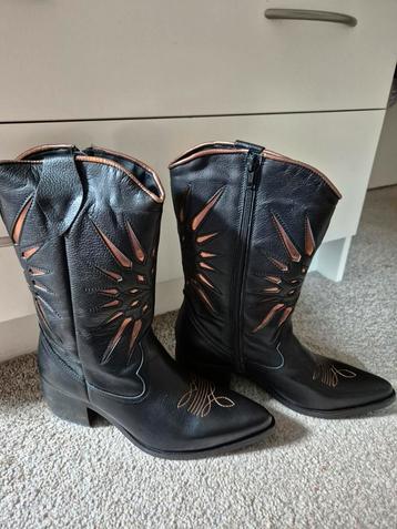 Laarzen van shoe colate  beschikbaar voor biedingen