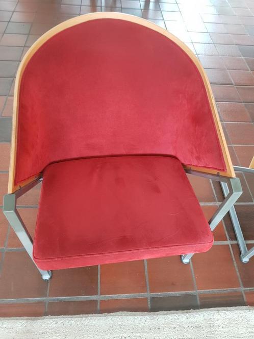 Mondi Soft chairs  door Jouke Järvisalo, Huis en Inrichting, Stoelen, Gebruikt, Twee, Hout, Metaal, Rood, Ophalen