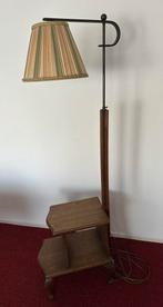 Antieke schemerlamp, massief eikenhout en smeedijzer, Huis en Inrichting, Lampen | Wandlampen, Ophalen of Verzenden, Gebruikt