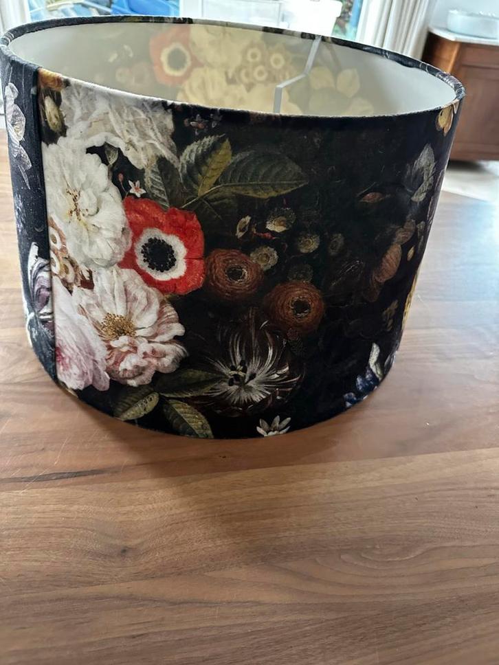 2 Velours Lampenkappen + Optioneel IKEA Vloerlampen, Huis en Inrichting, Lampen | Lampenkappen, Zo goed als nieuw, 25 tot 50 cm